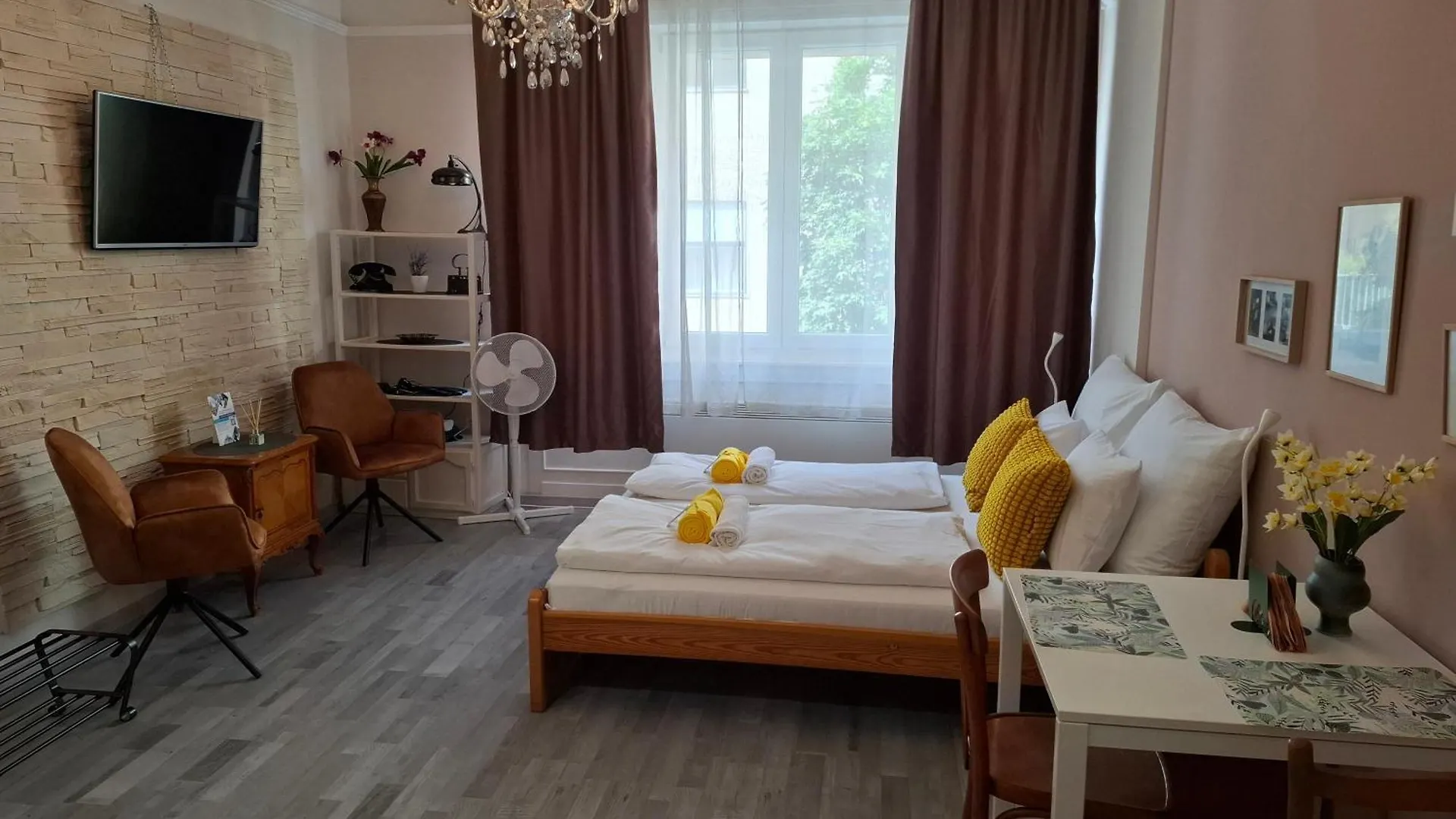 Bpr Deco Relic Studio Budapest